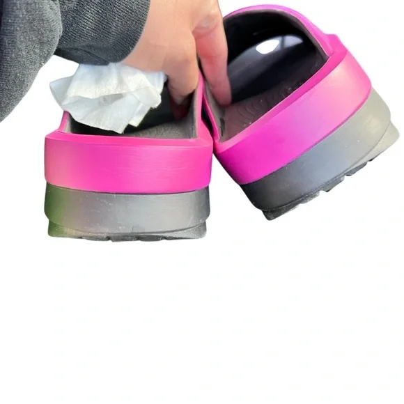 Oofos Oomega Ooahh Stacked Sandals - Picture 6 of 8